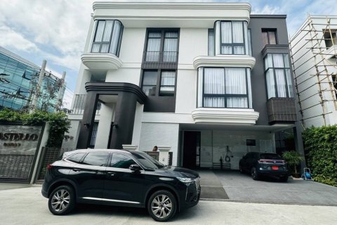 Дом в Бангкоке, Таиланд с 5 спальнями  № 104232 - фото 1