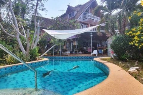 Maison à Pattaya, Thaïlande 8 chambres № 85832 - photo 1