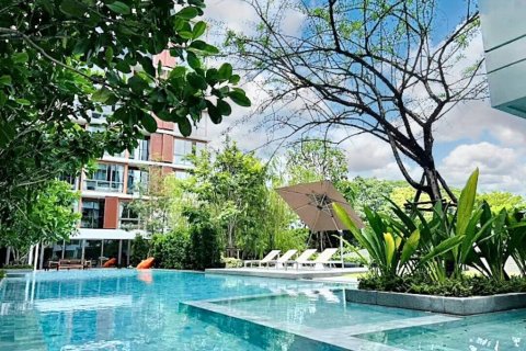 Commercial property in Khlong Toei, Bangkok, Thailand 12000 sq.m. № 85828 - photo 2