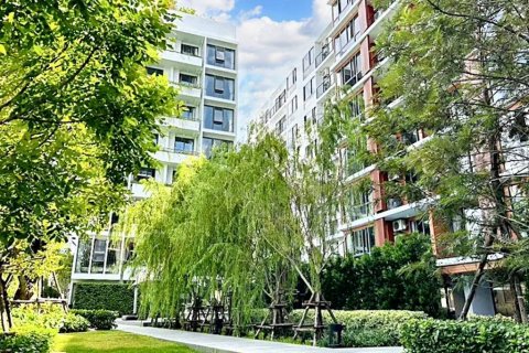 Commercial property in Khlong Toei, Bangkok, Thailand 12000 sq.m. № 85828 - photo 3