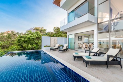 Villa in Ko Samui, Thailand 4 bedrooms № 116268 - photo 1