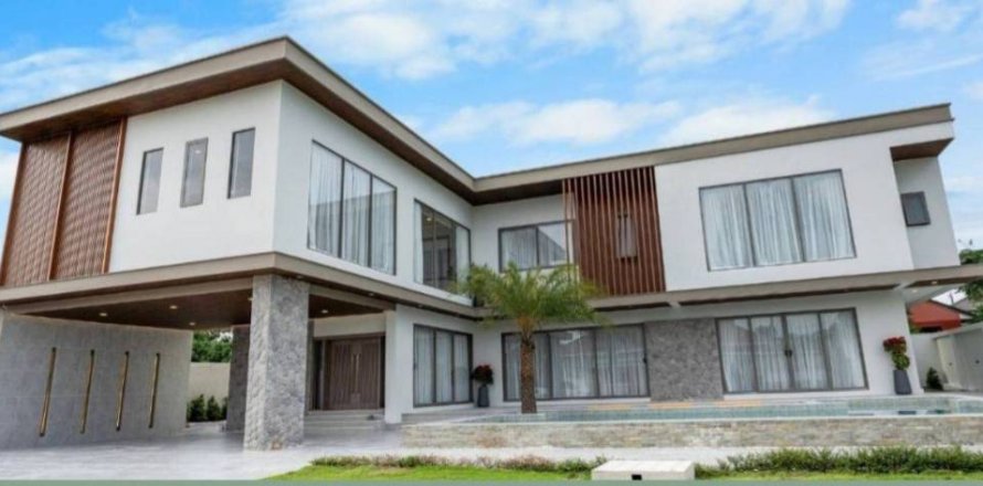 Вилла в Паттайе, Таиланд с 7 спальнями  № 116264