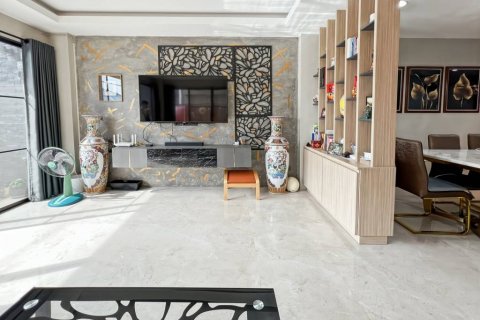 Townhouse in Hua Hin, Thailand 6 bedrooms № 116270 - photo 7