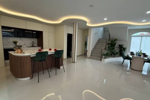 Вилла в Паттайе, Таиланд с 5 спальнями  № 132535 - фото 10