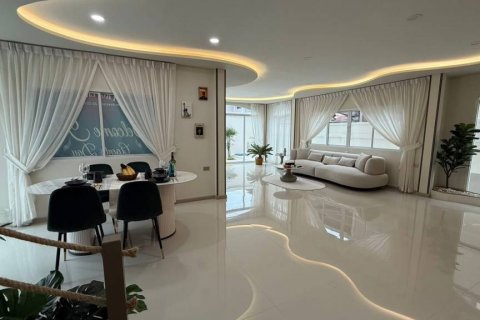 Вилла в Паттайе, Таиланд с 5 спальнями  № 132535 - фото 4