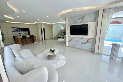 Вилла в Паттайе, Таиланд с 5 спальнями  № 132535 - фото 2