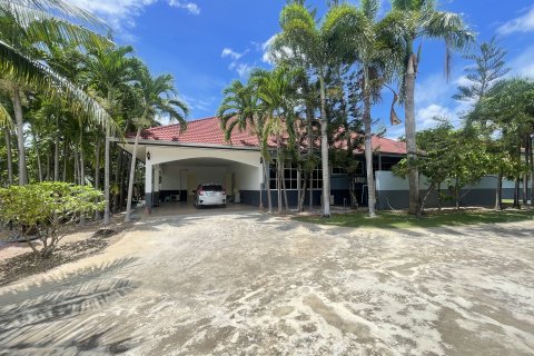 House in Hua Hin, Thailand 4 bedrooms № 141699 - photo 10