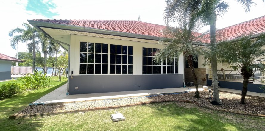 House in Hua Hin, Thailand 4 bedrooms № 141699