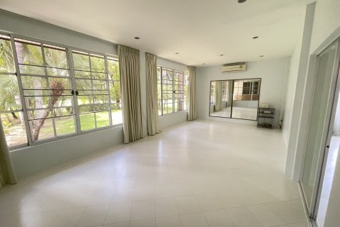 House in Hua Hin, Thailand 4 bedrooms № 141699 - photo 16