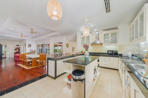 House in Bang Tao, Thailand 5 bedrooms № 126516 - photo 16