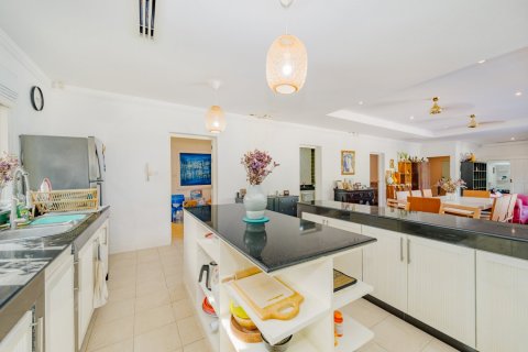 House in Bang Tao, Thailand 5 bedrooms № 126516 - photo 14