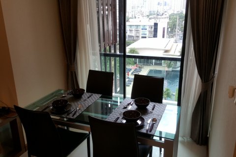 Кондоминиум с 2 спальнями в Бангкоке, Таиланд № 143507 - фото 2