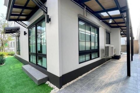 House in Samut Prakan, Thailand 4 bedrooms № 123883 - photo 9