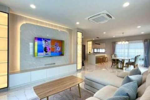 House in Samut Prakan, Thailand 4 bedrooms № 123883 - photo 19