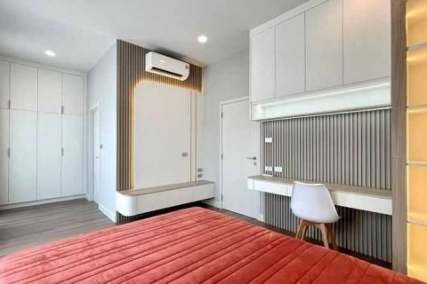 House in Samut Prakan, Thailand 4 bedrooms № 123883 - photo 6