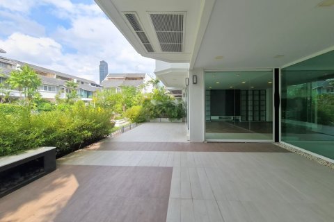 Townhouse in Khlong Toei, Bangkok, Thailand 3 bedrooms № 123884 - photo 18