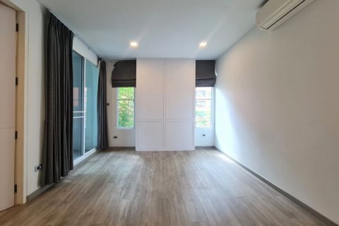 Townhouse in Khlong Toei, Bangkok, Thailand 3 bedrooms № 123884 - photo 4