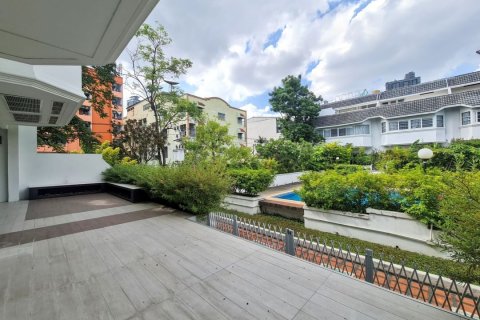 Townhouse in Khlong Toei, Bangkok, Thailand 3 bedrooms № 123884 - photo 3