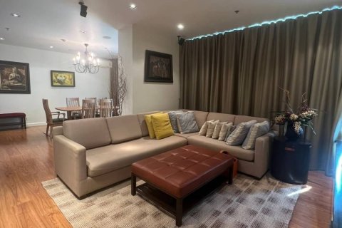 Condo in Watthana, Bangkok, Thailand, 3 bedrooms № 123885 - photo 1