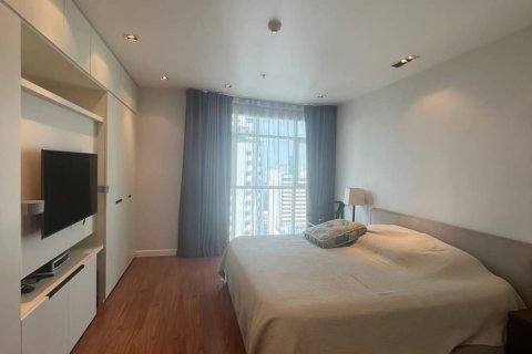 Condo in Watthana, Bangkok, Thailand, 3 bedrooms № 123885 - photo 2