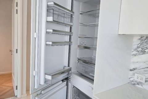 Condo in Sathon, Bangkok, Thailand, 2 bedrooms № 123881 - photo 8