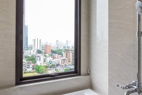 Condo in Pathum Wan, Bangkok, Thailand, 2 bedrooms  № 123882 - photo 17