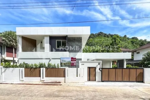 House in Kathu, Thailand 4 bedrooms № 131344 - photo 13