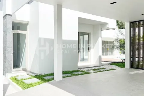 House in Kathu, Thailand 4 bedrooms № 131344 - photo 12