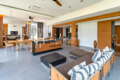 Condo à Kamala, Thaïlande, 3 chambres № 131341 - photo 1