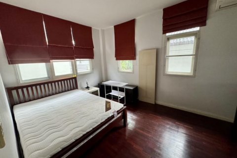 Дом в Бангкоке, Таиланд с 4 спальнями  № 108666 - фото 9