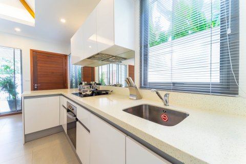 Villa in Phuket, Thailand 3 bedrooms № 142214 - photo 12