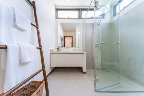 Villa in Phuket, Thailand 3 bedrooms № 142214 - photo 16