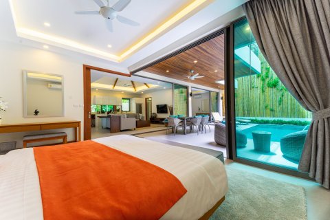 Villa in Phuket, Thailand 3 bedrooms № 142214 - photo 4