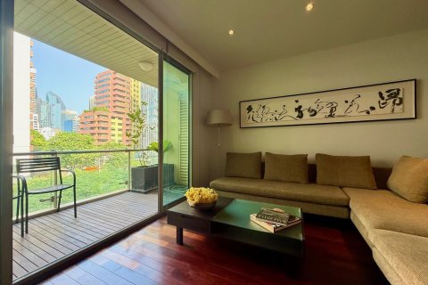 Condo in Bangkok, Thailand, 2 bedrooms  № 123550 - photo 2