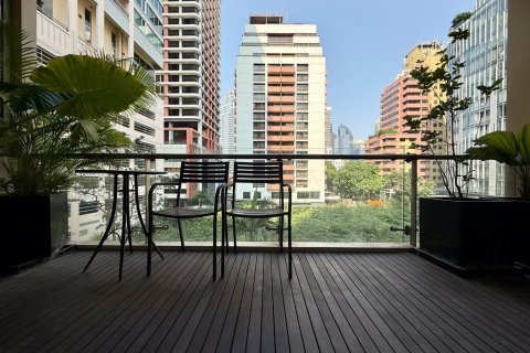 Condo in Bangkok, Thailand, 2 bedrooms  № 123550 - photo 3