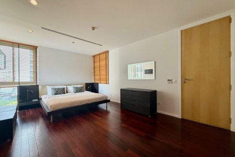 Condo in Bangkok, Thailand, 2 bedrooms  № 123550 - photo 11