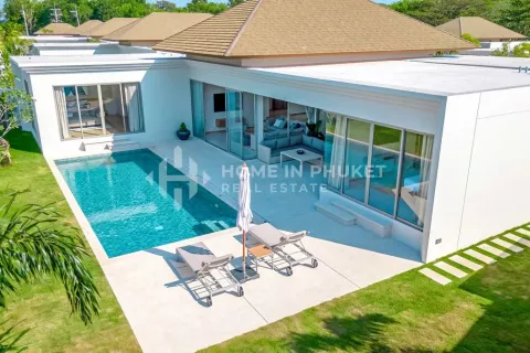 House in Phuket, Thailand 4 bedrooms № 131580 - photo 1