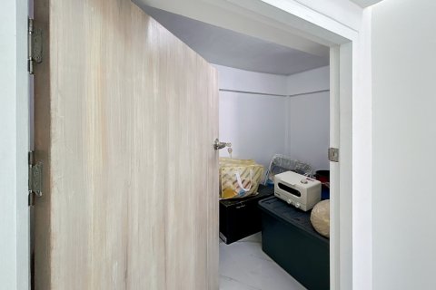 Дом в Хуа Хине, Таиланд с 7 спальнями  № 125363 - фото 7