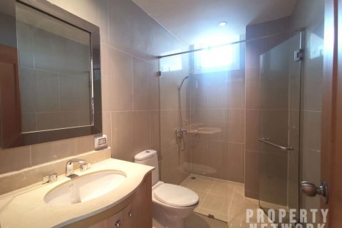 Condo in Sathon, Bangkok, Thailand, 3 bedrooms № 123706 - photo 6