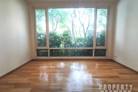 Condo in Sathon, Bangkok, Thailand, 3 bedrooms № 123706 - photo 2