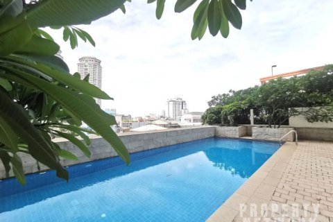 Condo in Sathon, Bangkok, Thailand, 3 bedrooms № 123706 - photo 8