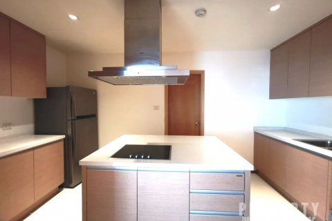 Condo in Sathon, Bangkok, Thailand, 3 bedrooms № 123706 - photo 3