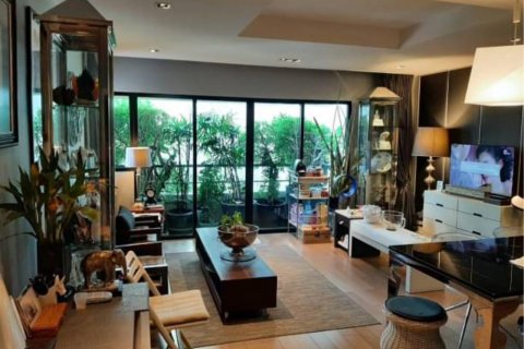 Кондоминиум с 2 спальнями в Сатхоне, Бангкок, Таиланд № 123708 - фото 1