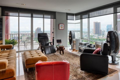 Condo à Watthana, Bangkok, Thaïlande, 3 chambres  № 123707 - photo 24