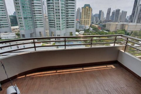 Condo in Khlong Toei, Bangkok, Thailand, 3 bedrooms  № 123711 - photo 20