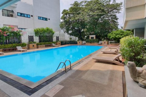 Condo in Khlong Toei, Bangkok, Thailand, 3 bedrooms  № 123711 - photo 3