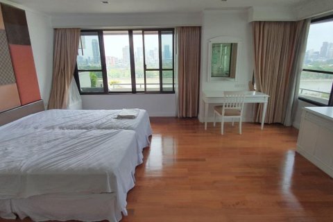 Condo in Khlong Toei, Bangkok, Thailand, 3 bedrooms  № 123711 - photo 9