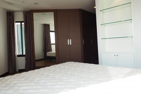 Condo à Sathon, Bangkok, Thaïlande, 3 chambres  № 123709 - photo 10