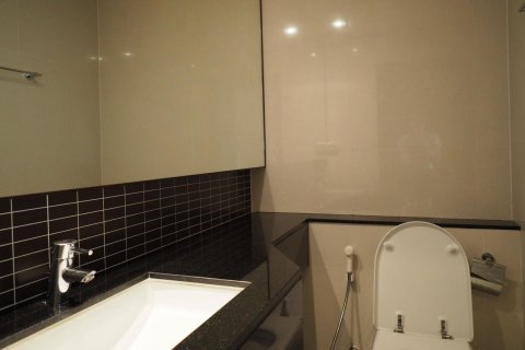 Condo à Sathon, Bangkok, Thaïlande, 3 chambres  № 123709 - photo 9