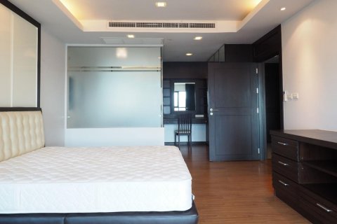 Condo à Sathon, Bangkok, Thaïlande, 3 chambres  № 123709 - photo 21